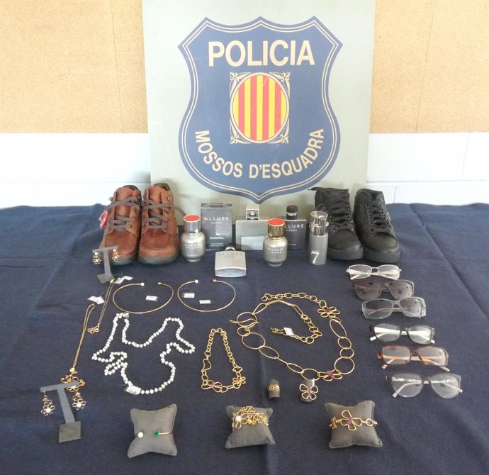 Material decomisado a un ladrón de comercios de Figueres