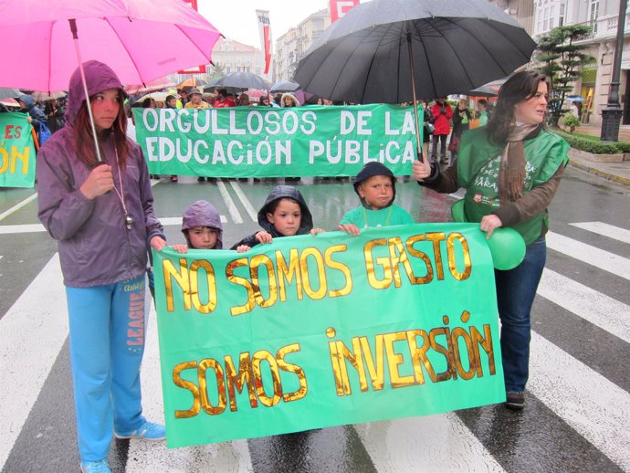 Manifestación por la educación pública en Santander 