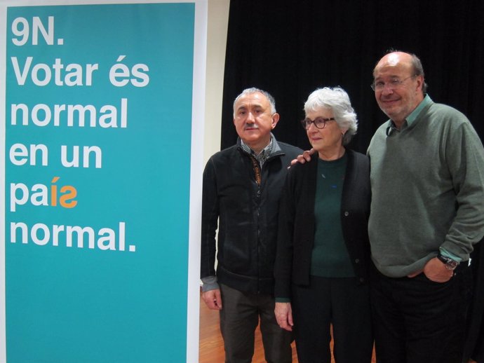 J.M.Àlvarez (UGT), M.Casals (Ómnium) y J.C.Gallego (CC.OO.)