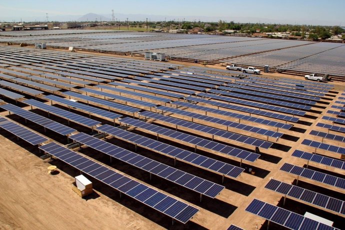 Central fotovoltáica de Grupo T-Solar en California