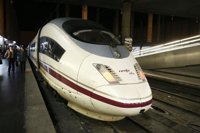 Renfe refuerza los Ave Barcelona-Madrid con 7.000 plazas