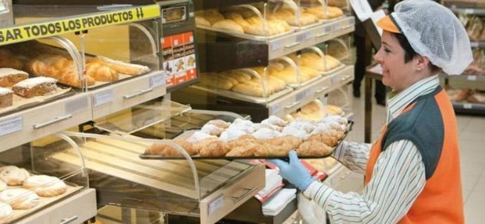 Pan y bollería en uno de los supermercados