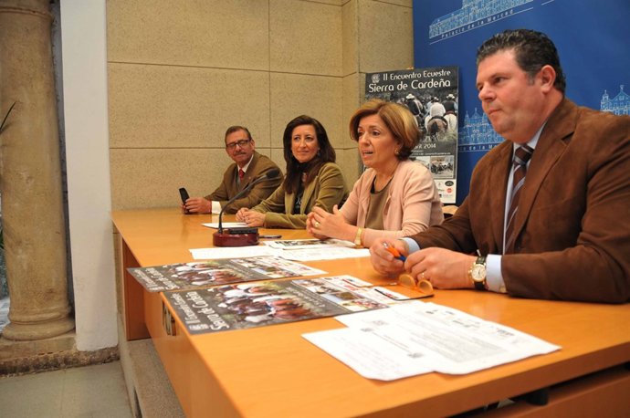 Botella interviene, junto a Moreno, en la presentación