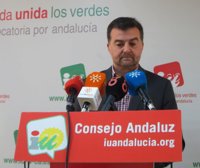 Maíllo (IU-CA) ve "bien" que Moreno (PP-A) publique su declaración de la renta "si de verdad gana lo que dice que gana"