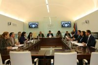 La situación de la Renta Básica, el 'céntimo sanitario' y el turismo, a debate el jueves en el Parlamento extremeño