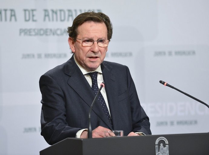 Emilio de Llera en rueda de prensa tras el Consejo de Gobierno