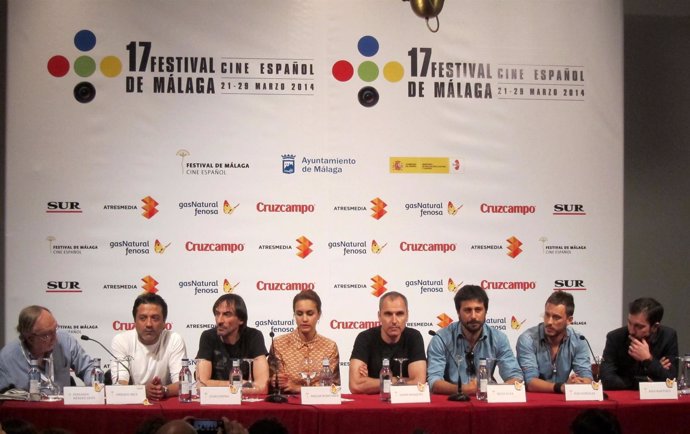 Equipo de la película 'Dioses y perros' en rueda de prensa