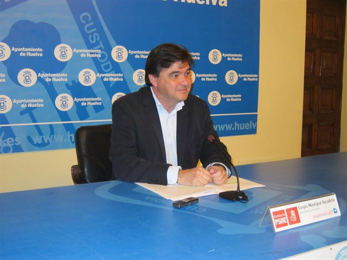 El portavoz del PSOE en el Ayuntamiento, Gabriel Cruz. 