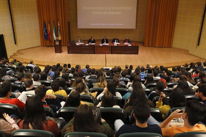 Presentación de los grados en Ciencias Empresariales de la UPO