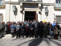 Autoridades y sociedad civil guardan en Badajoz un minuto de silencio en recuerdo del expresidente