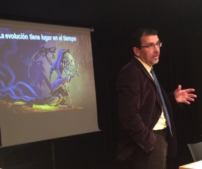 Carrión durante la conferencia en Jumilla