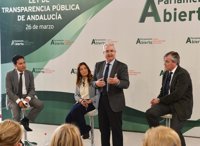 La Junta augura un "gran acuerdo" sobre la Ley de Transparencia