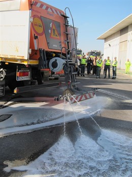 Imagen de una máquina quitanieves. Nevada. Temporal. Nieve
