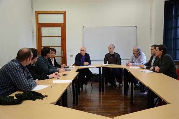 Reunión partidos y grupo de mediación EPPK