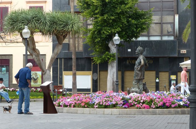 Escultura de Lolita Pluma