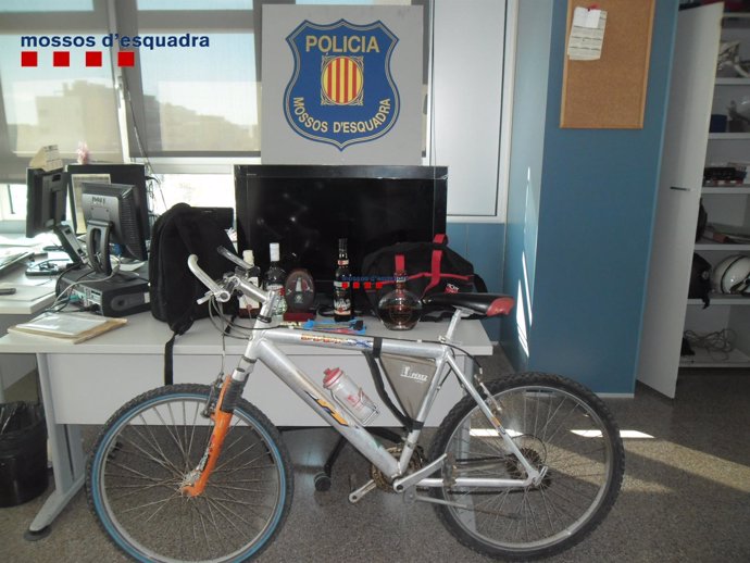 Televisor y bicicleta decomisados en Vilanova