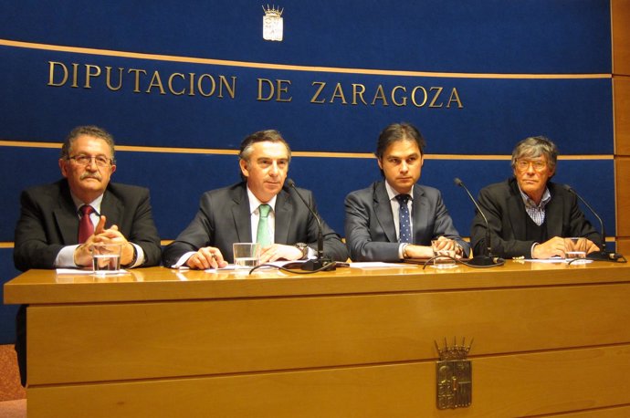 Arboniés, Beamonte, Lloret y Casas en la firma de acuerdo de gestión de la plaza