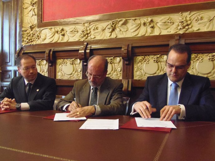 Ayuntamiento de Valladolid y Club Balonmano Aula firman un convenio