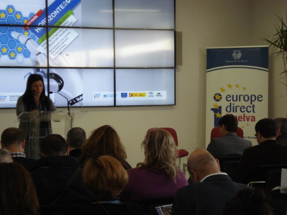 La diputada de Innovación, Esperanza Cortés, en unas jornadas. 