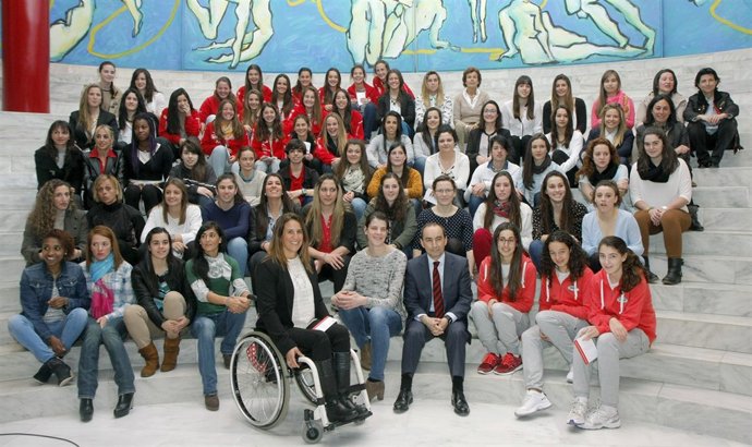 Reconocimiento a deportistas cántabras