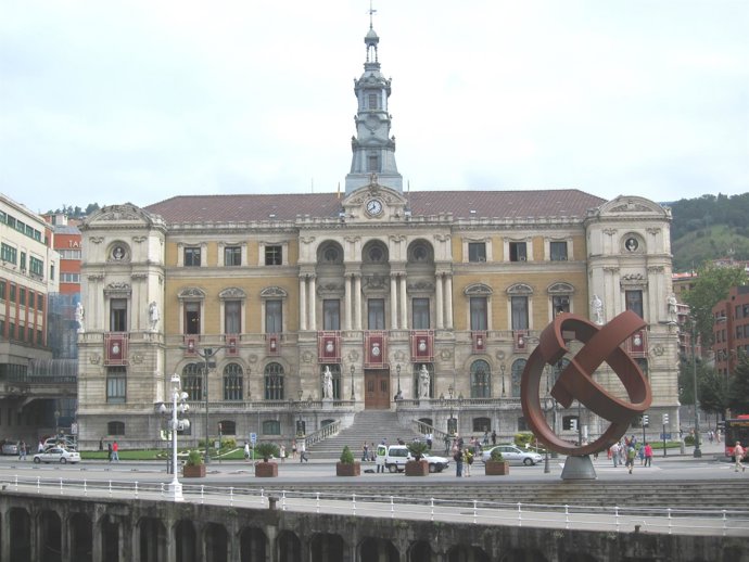 Fachada Del Ayuntamiento De Bilbao