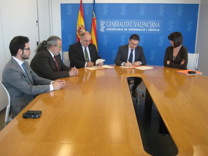 Castellano y Almería firman un convenio entre el Consell y la FSMCV