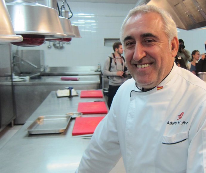 Adolfo Muñoz, cocinero