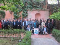 Entidades sociales escenifican su apoyo a la ILP por una radiotelevisión pública en valenciano y "plural"