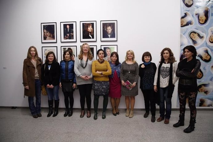 Artistas participantes en la muestra 'Fenimart' de la Fundación Cajasol