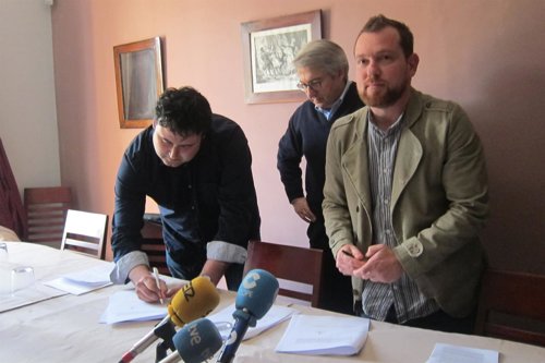 Firma denuncia contra el Plan Hidrológico