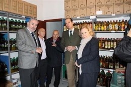 El Consejero De Política Social Visita El Banco De Alimentos De Cáceres