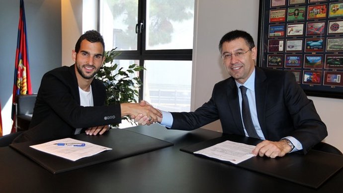 Martín Montoya Josep Maria Bartomeu renovación