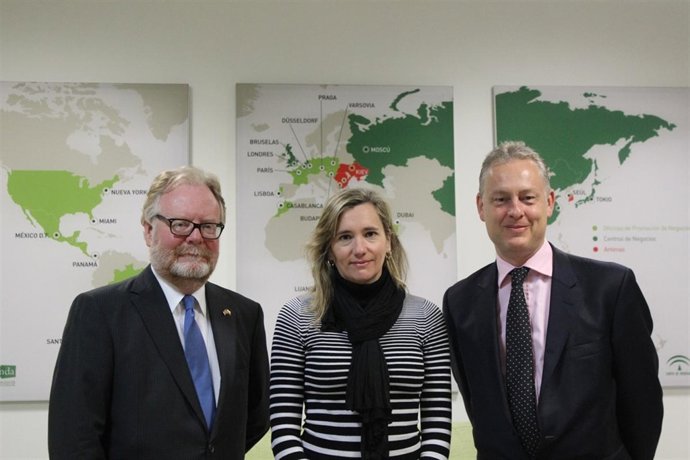 Reunión de Junta y Embajada Británica.