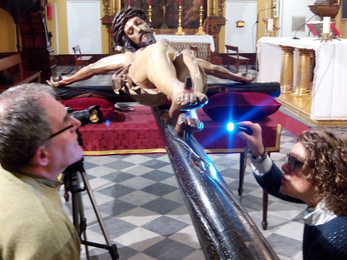 Equipo técnico del IAPH durante la inspección al Cristo de la Salud