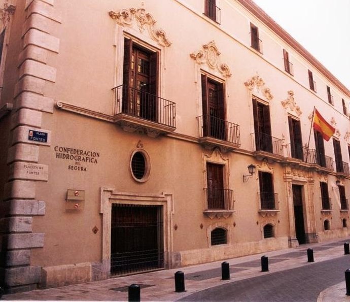 Fachada de la CHS