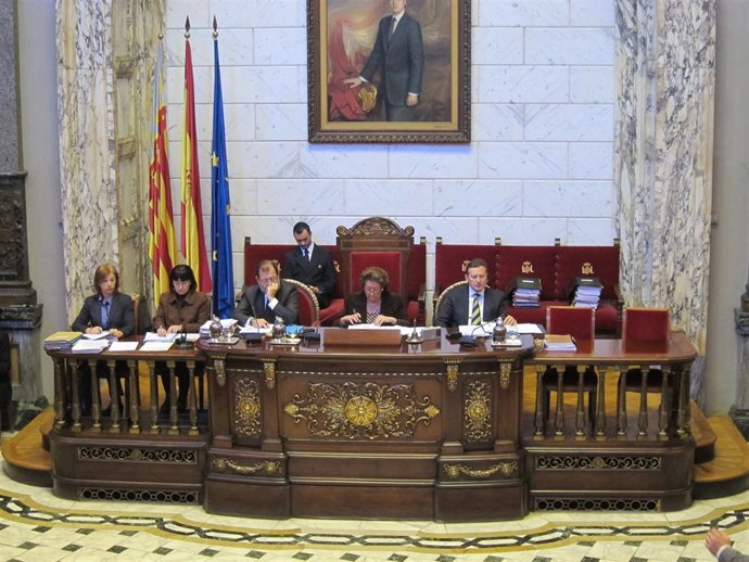 Barberá durante el pleno de este viernes