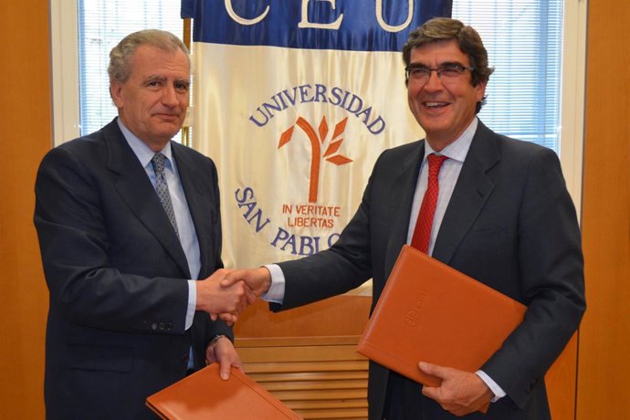 Firma acuerdo Universidad CEU y ANFABRA