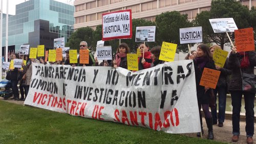 Manifestación de víctimas del tren de Santiago en Madrid