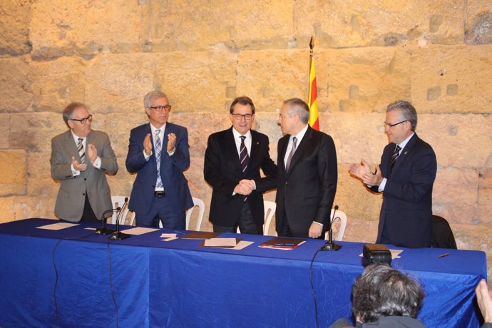 El pte. Artur Mas y el líder del PSC Pere Navarro en el acuerdo sobre BCN World