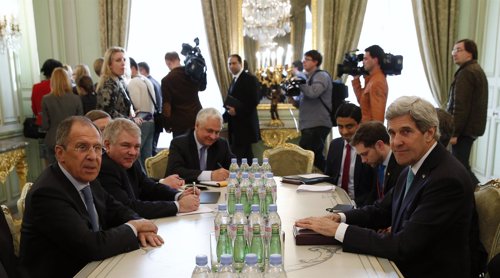  Kerry Se Reúne Con Lavrov En París
