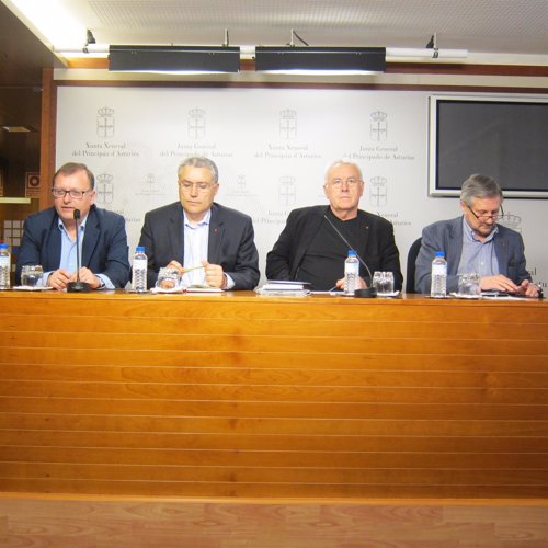 Jesús Iglesias, Manuel Orviz, Cayo Lara y Willy Meyer en Oviedo