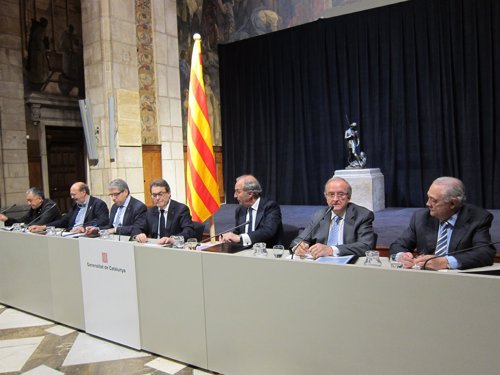 El presidente Mas y firmantes del Acuerdo para el diálogo social permanente