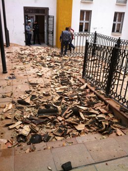 Destrozos en el edificio público de Morón.
