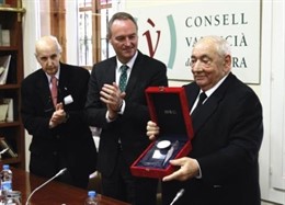 Isidoro Álvarez recibe la Medalla de Plata del CVC