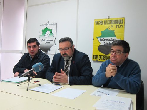 Dirigentes De Extremadura Unida En Cáceres