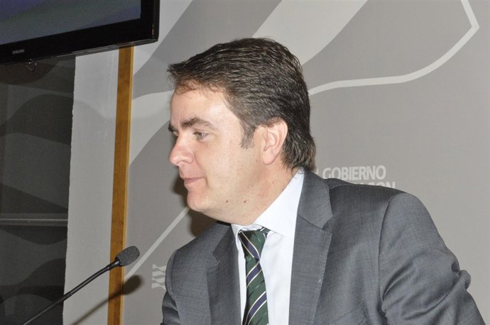 El portavoz del Gobierno de Aragón, Roberto Bermúdez de Castro. 