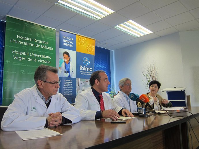 Los investigadores Rivas, Pozo, Mayoral y Lucena en rueda de prensa