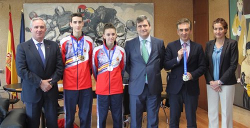 Recepción de Cardenal a taekwondistas