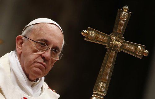 Papa Francisco durante la celebración de una misa en la basílica de San Pedro