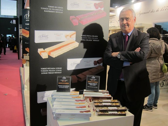 El gerente de Torrons Vicens, Ángel Velasco